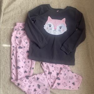 Carter’s pajama set size 8